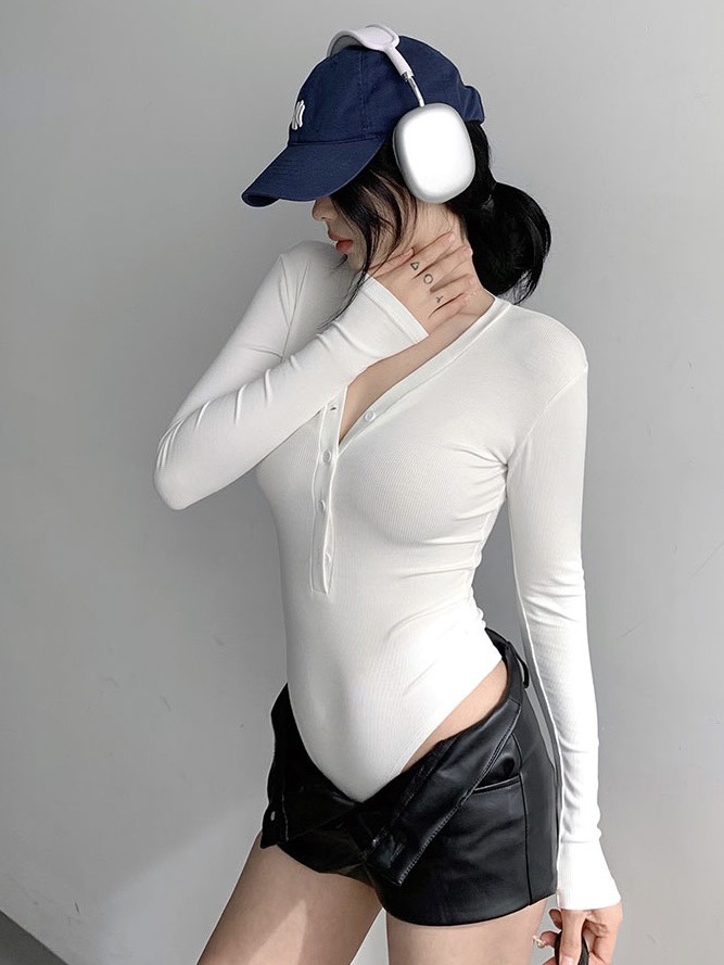 Bodysuit, áo liền thân cổ tim đính nút td - tharo clothing