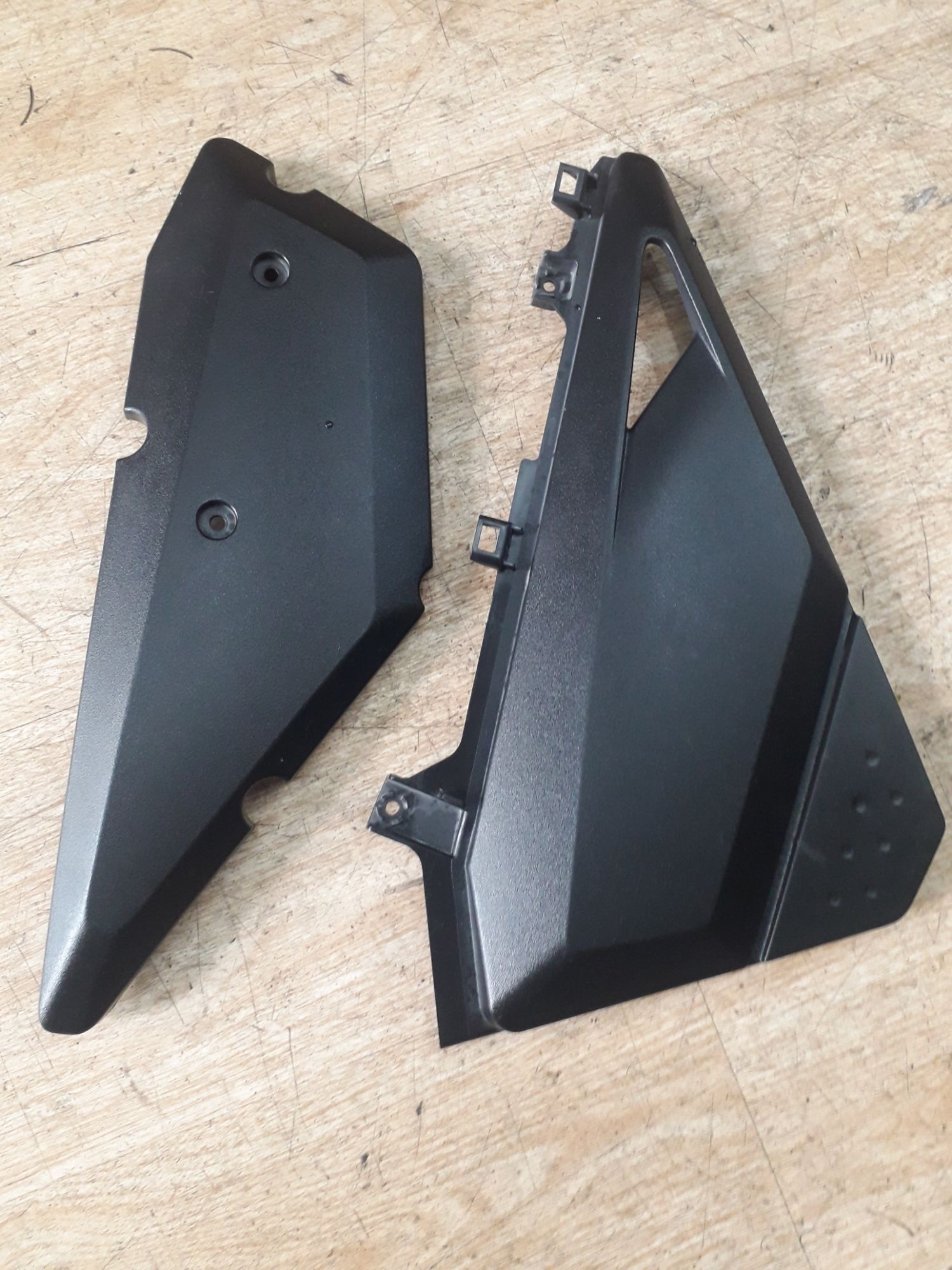 Cặp nắp che pô e trái-phải cho Raider Satria Fi