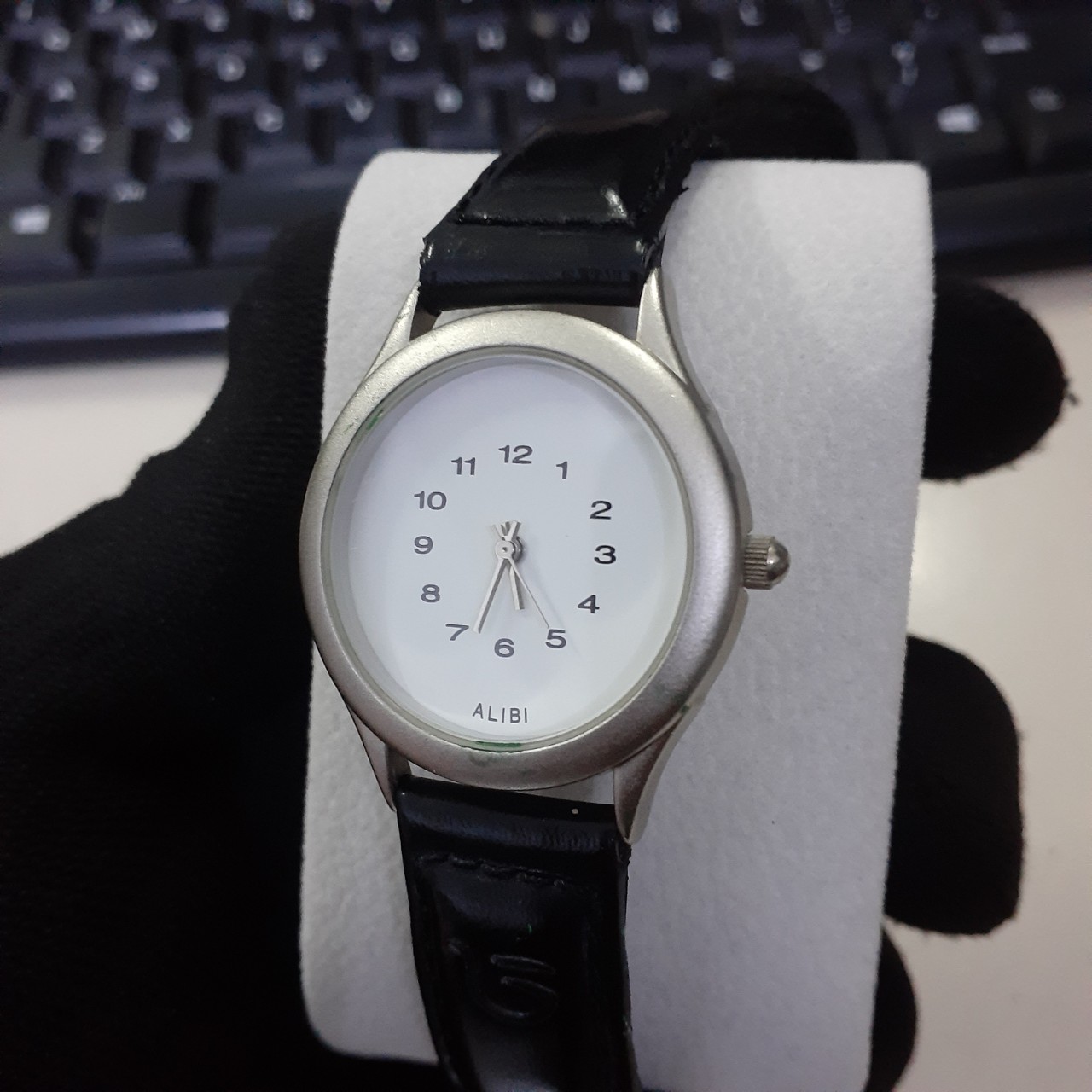 Đồng hồ nữ dây da Alibi London 2hand máy Nhật