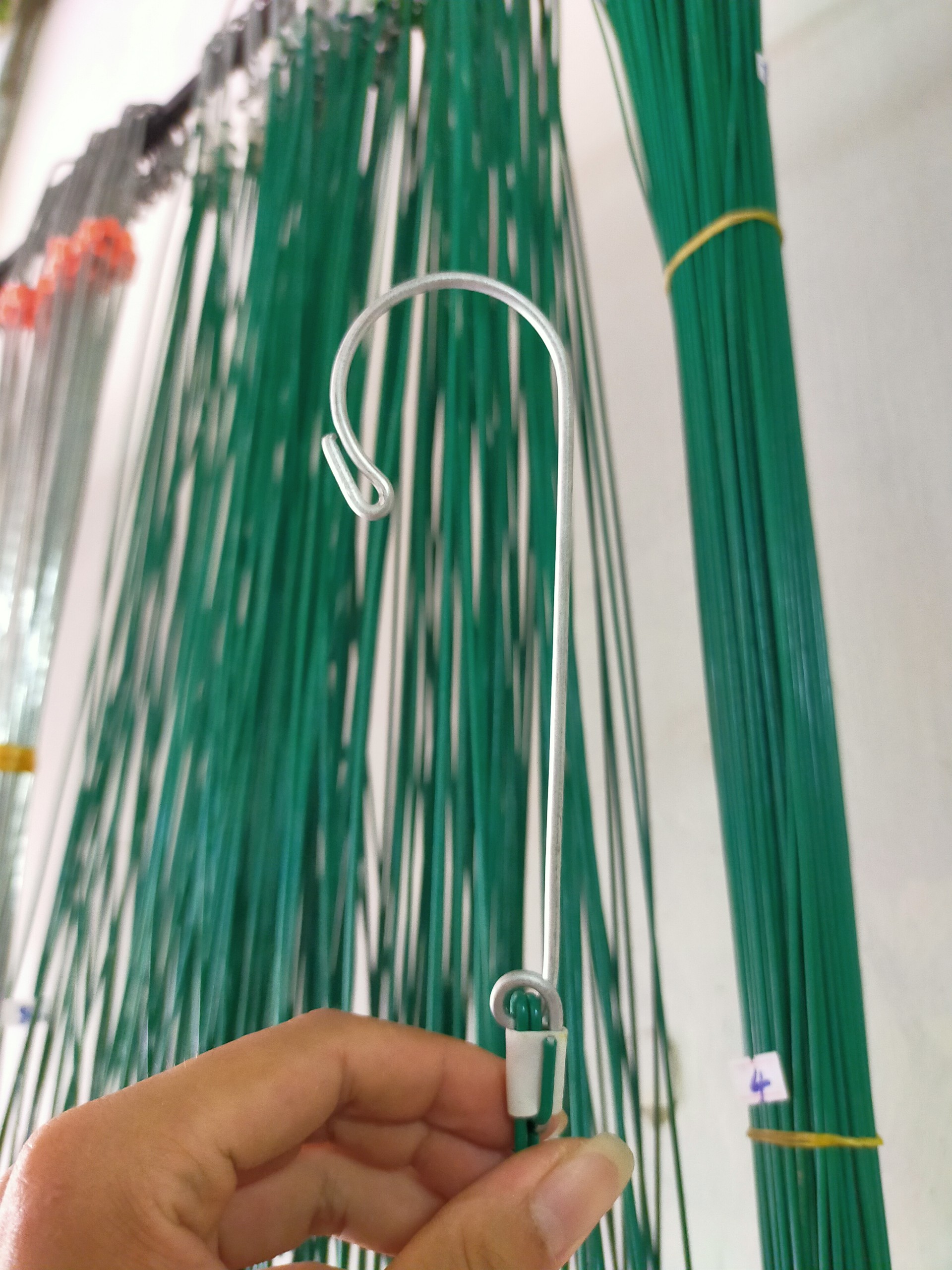 Set 10 Móc kẽm xanh 90cm bọc nhựa treo lan - Hàng loại 1 , li to , chống han rỉ- Bền với thời gian.