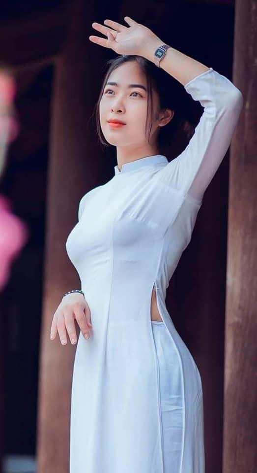 ÁO DÀI TRẮNG 4 tà [ rẻ & đẹp ] 🦋🦋 chất vải lụa Thái Tuấn