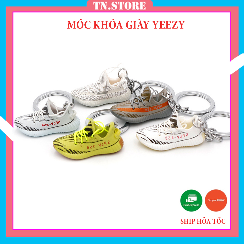 Móc khóa giày sneaker Yeezy tỉ lệ 1:6