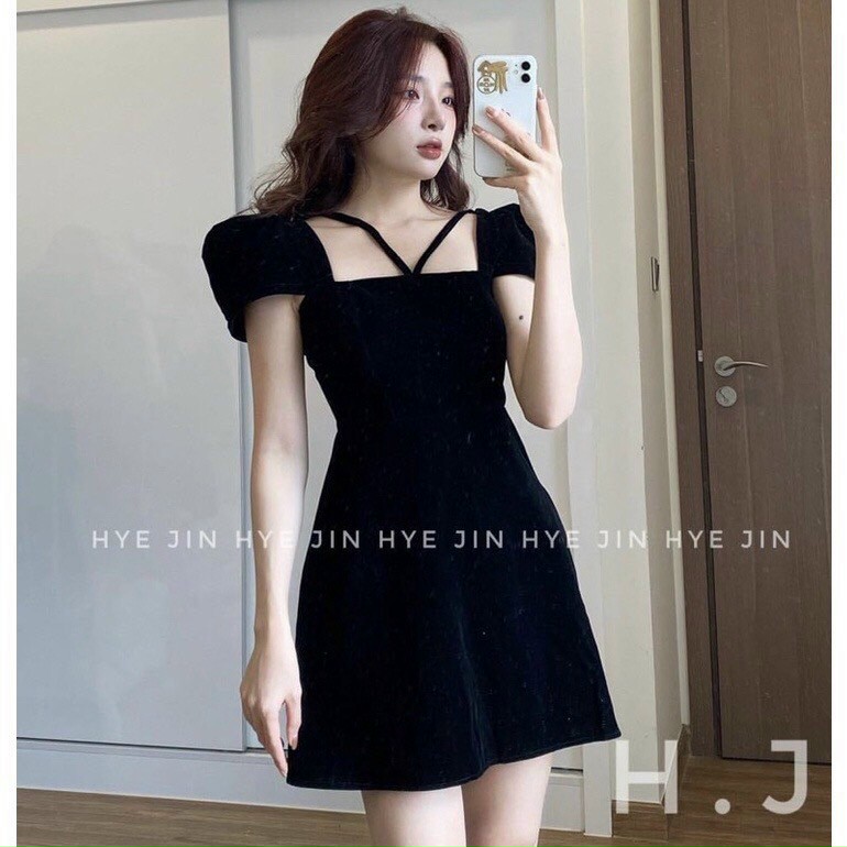 [Mẩu Mới] Đầm Nhung Cứng Cổ Vuông Tay Ngắn