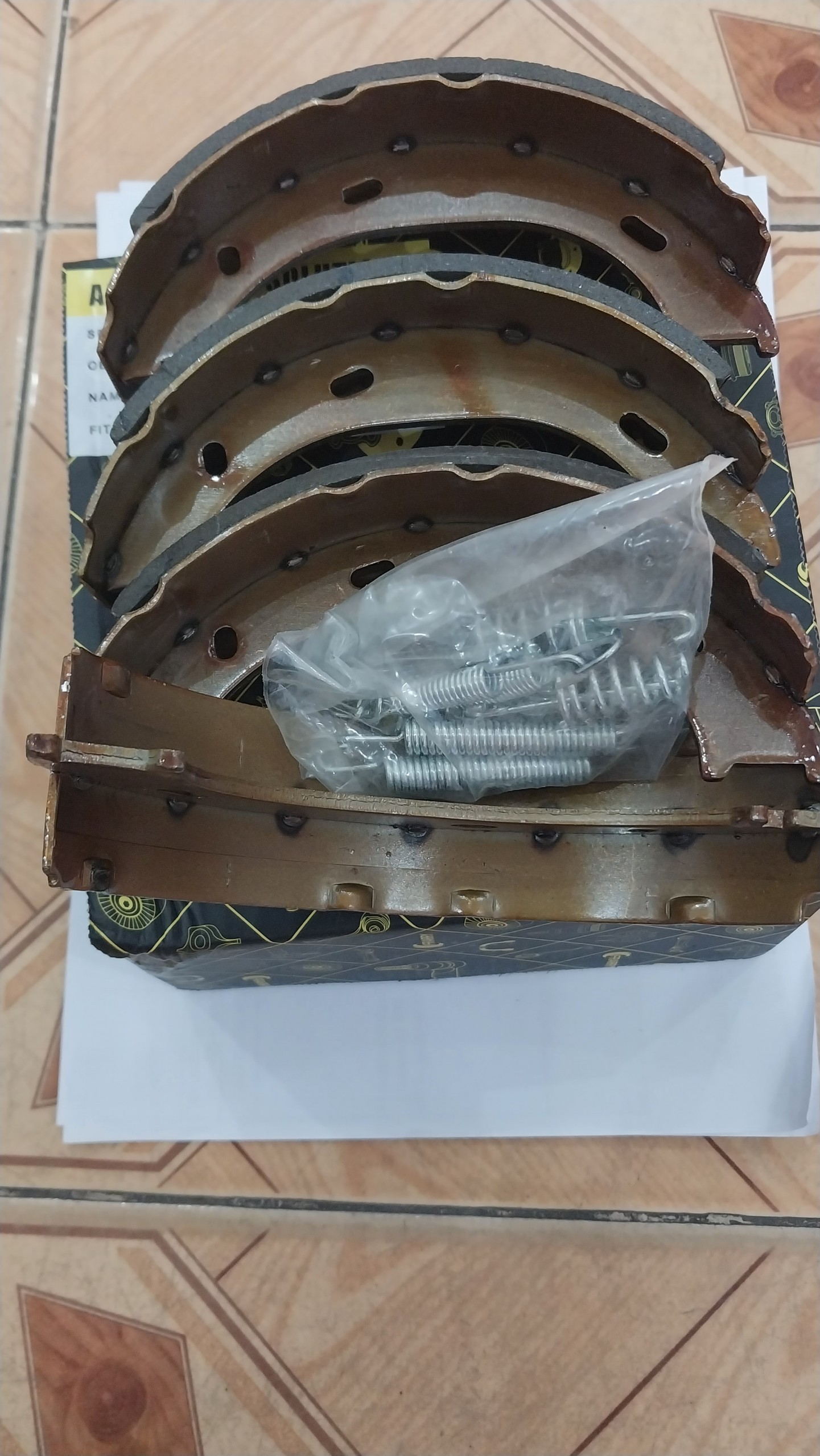 BỐ THẮNG TAY XE MERCEDES SPRINTER 16 CHỖ