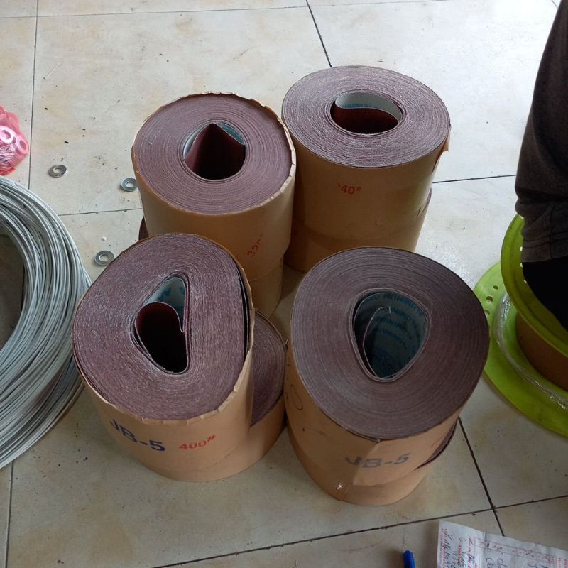 Giấy nhám JB -5 xử lý bề mặt gỗ (cuộn 40mx10cm)