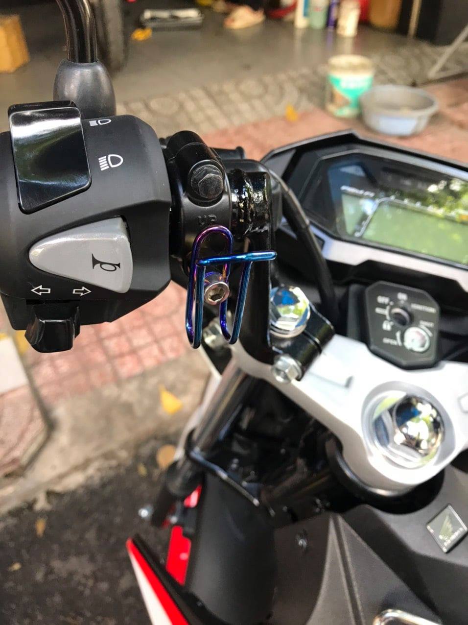 MÓC TREO ĐỒ TITAN (1 CÁI)