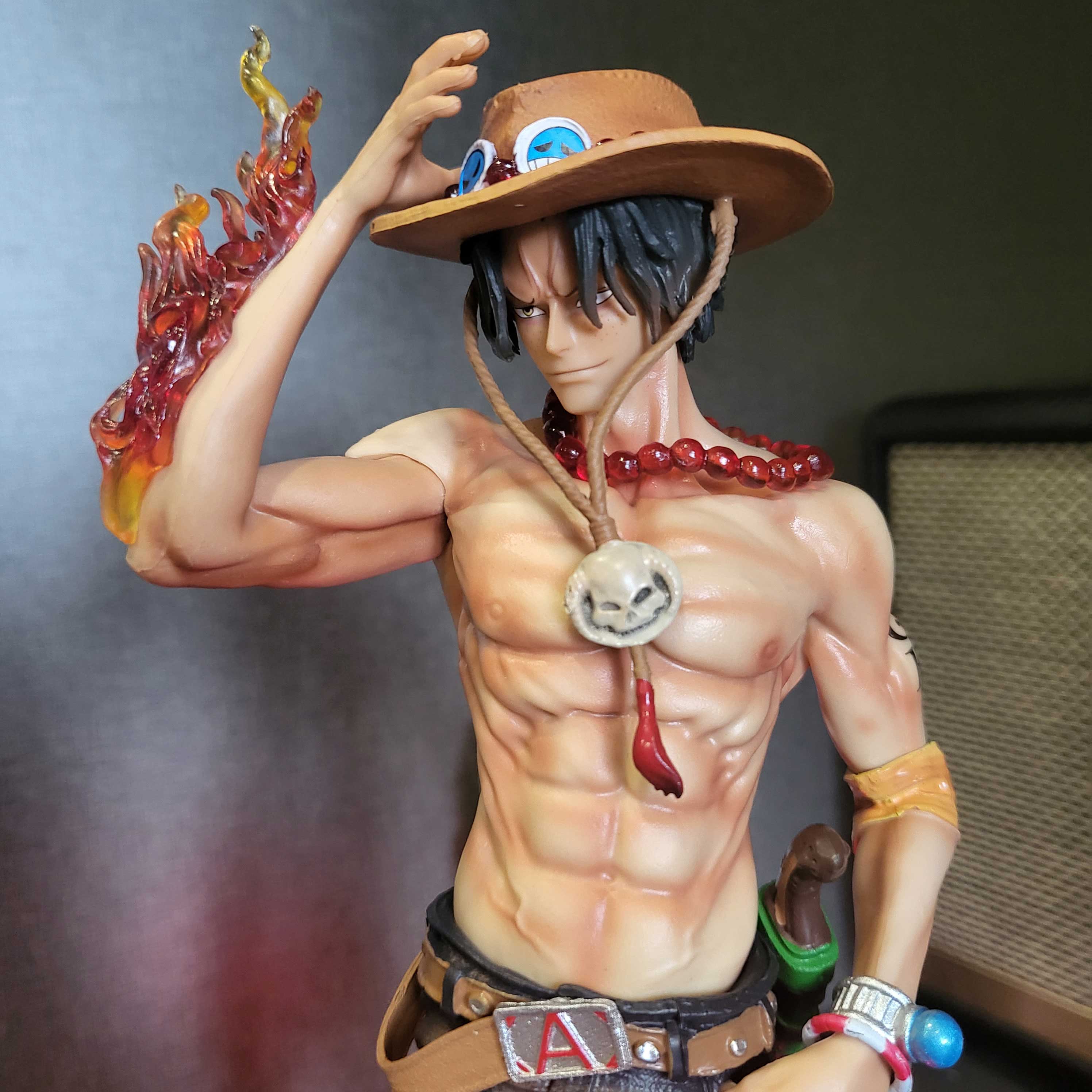 Mô hình Ace mẫu mới 24 cm có LED usb  - One Piece
