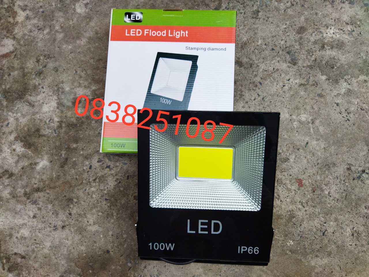 [HCM]Đèn Led Pha IP66 Ngoài Trời Siêu Mỏng 100W BH 1 Năm (Ánh Sáng Trắng). Chất liệu: Nhôm sơn tĩnh điện đen- Tuổi thọ: 40.000h ~ 50.000h