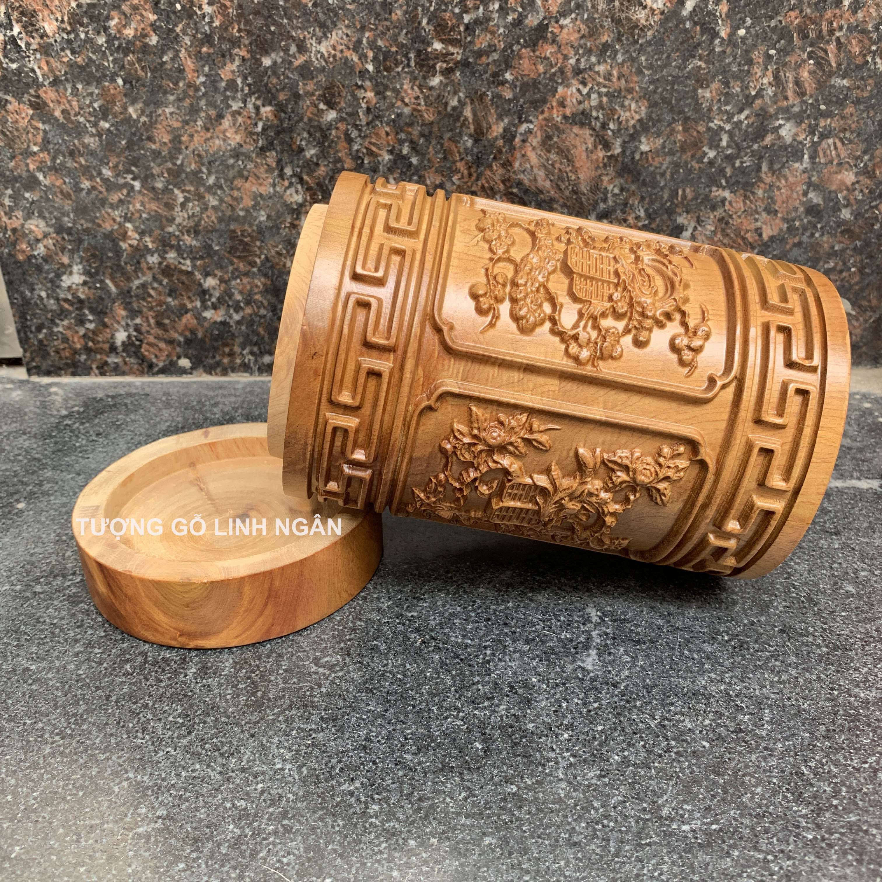 Hộp đựng chè gỗ bách xanh (đục tứ quý)