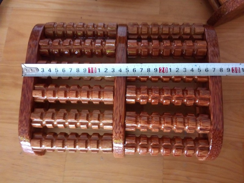 Dụng cụ massage chân gỗ