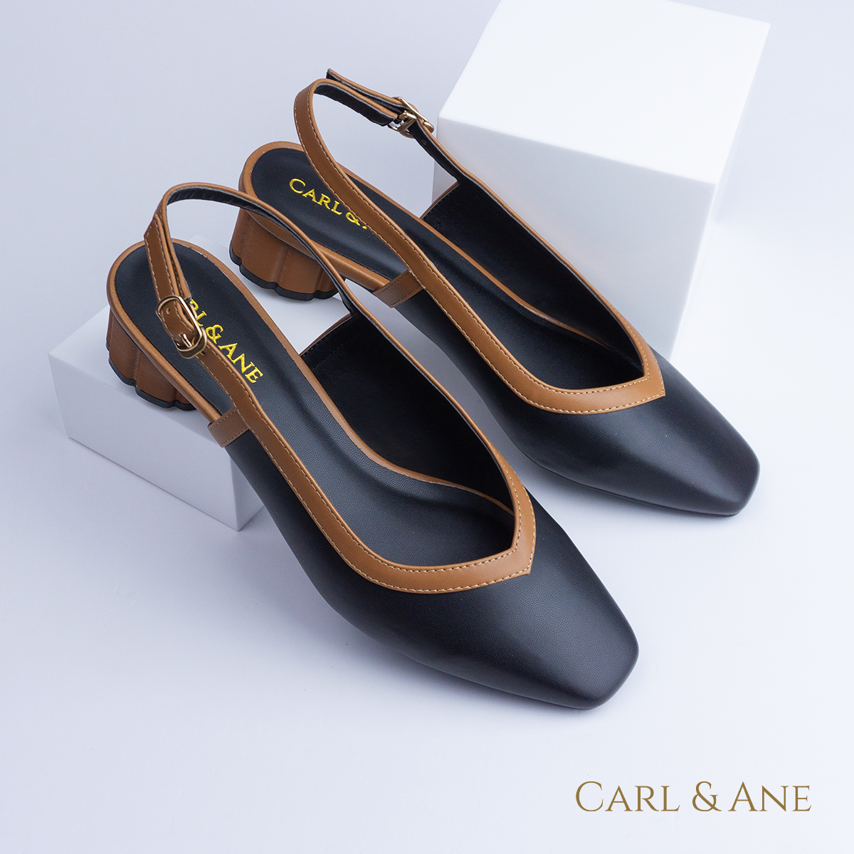 Carl & Ane - Giày cao gót thời trang mũi vuông hở gót phối dây tinh tế cao 3cm màu kem đậm - CL005