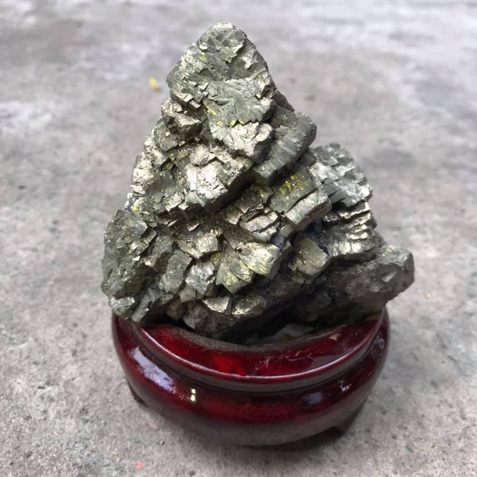 TRỤ ĐÁ VÀNG GĂM PIRIT SIZE DƯỚI 1KG