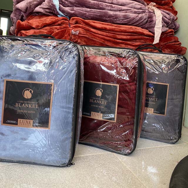[Type 1 - Weighs 2.2 kg] High Quality Rabbit Fur Blanket