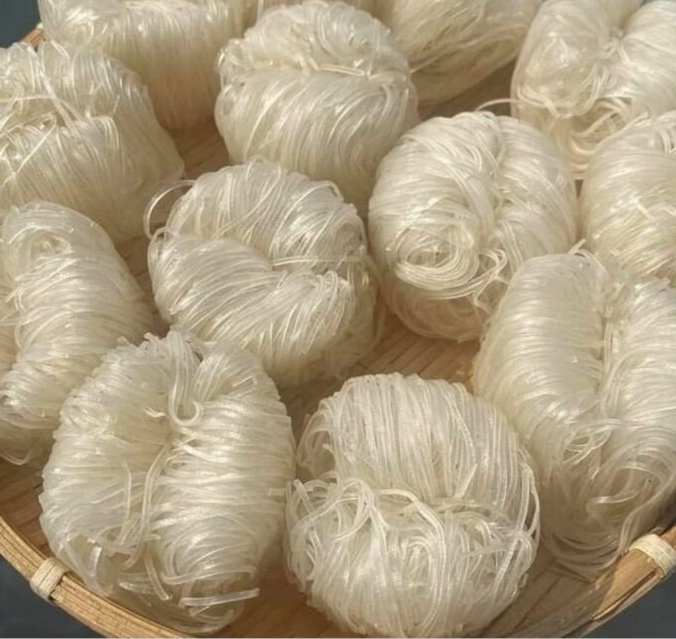 Hủ Tiếu Vắt/ Cuộn Khô [1kg] Sa Đéc / Đồng Tháp