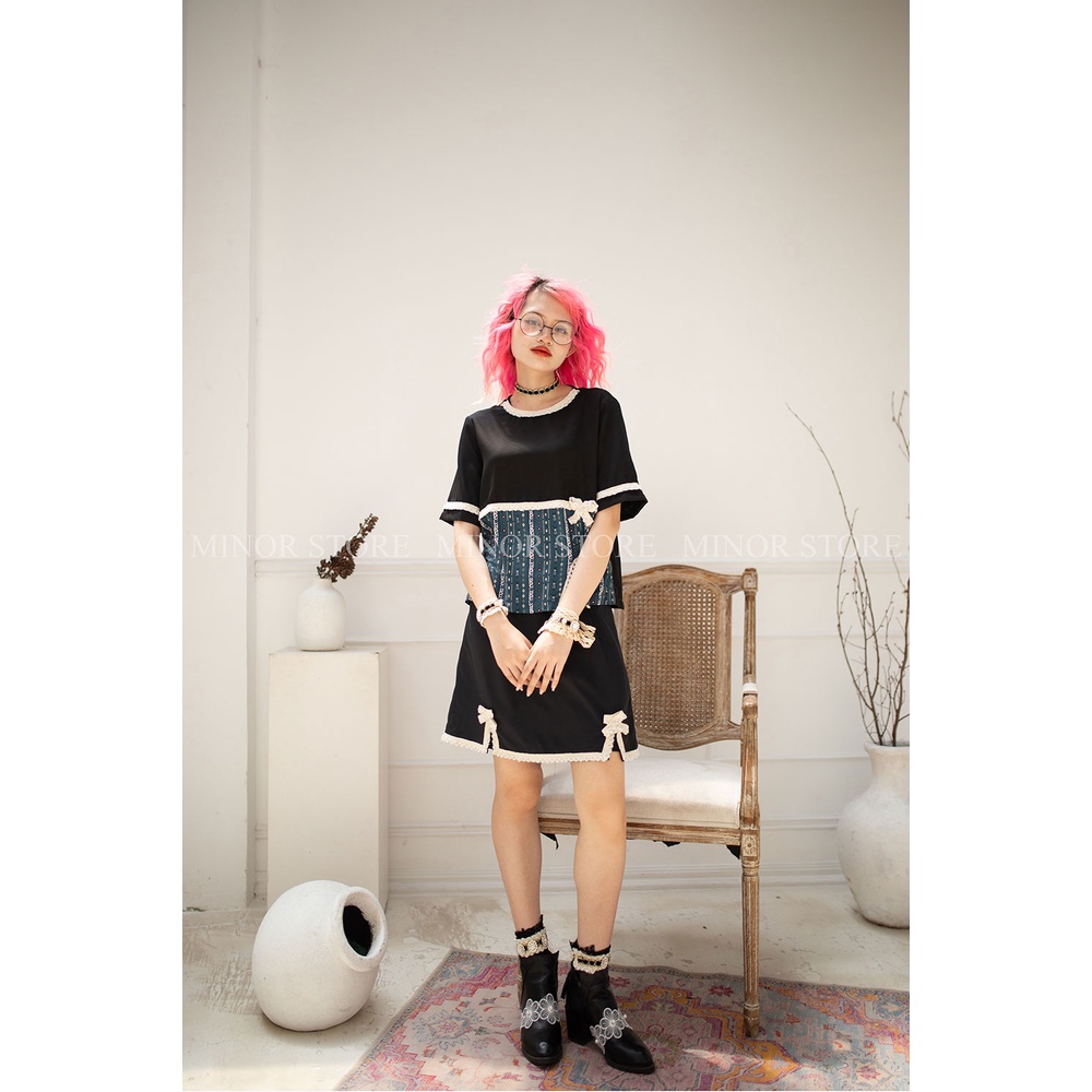ÁO KIỂU ĐEN LAI HOA VĂN XANH [MINOR CHUURIN- BLACK]