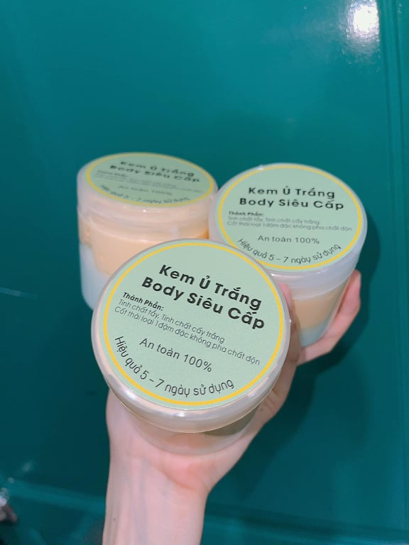 Body cốt kem ủ trắng siêu cấp 220g + quà