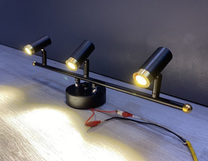 Đèn soi tranh - Đèn rọi gương LED FETER trang trí sang trọng, tinh tế.