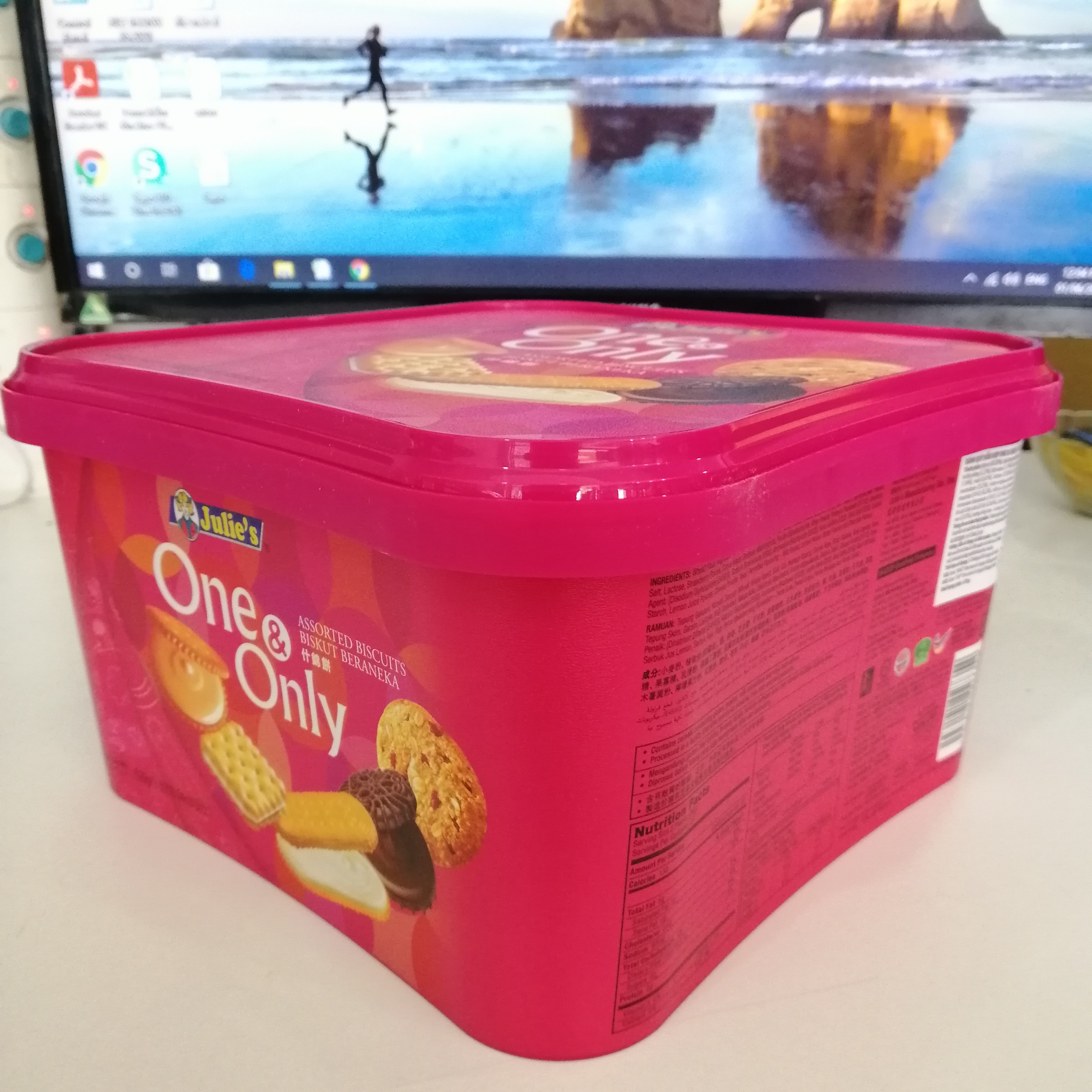 Bánh Quy Julie's Hỗn Hợp One & Only (Hộp 520g)