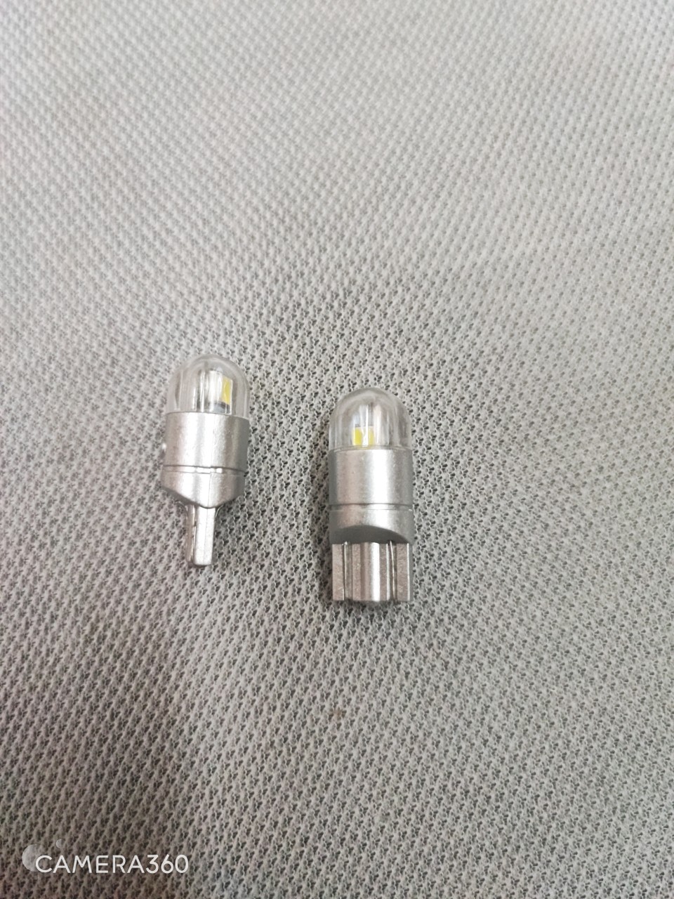 1 Cái Bóng đèn Led T10 3030 2 nhân