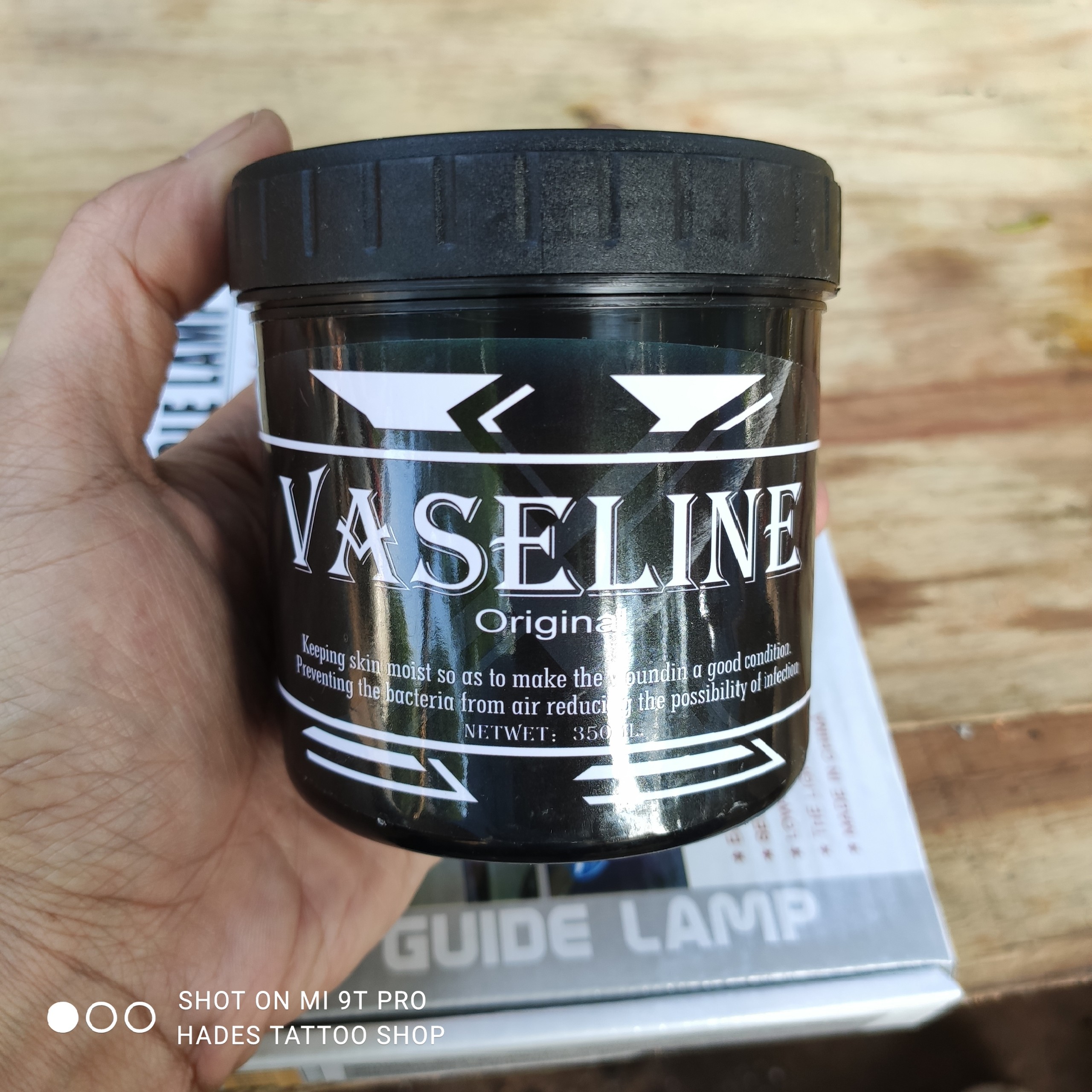 Vaseline đen 350gr lau mực xăm