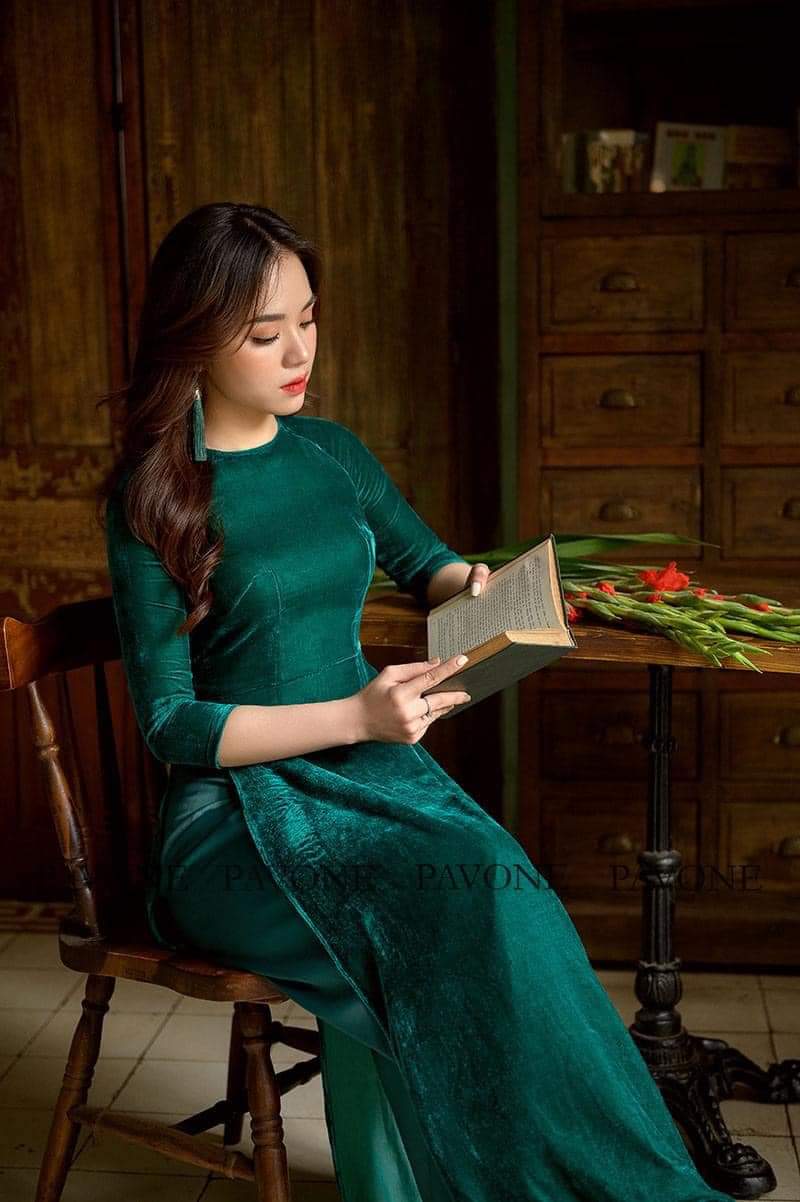 ÁO DÀI NHUNG CỔ TRÒN TAY LỞ