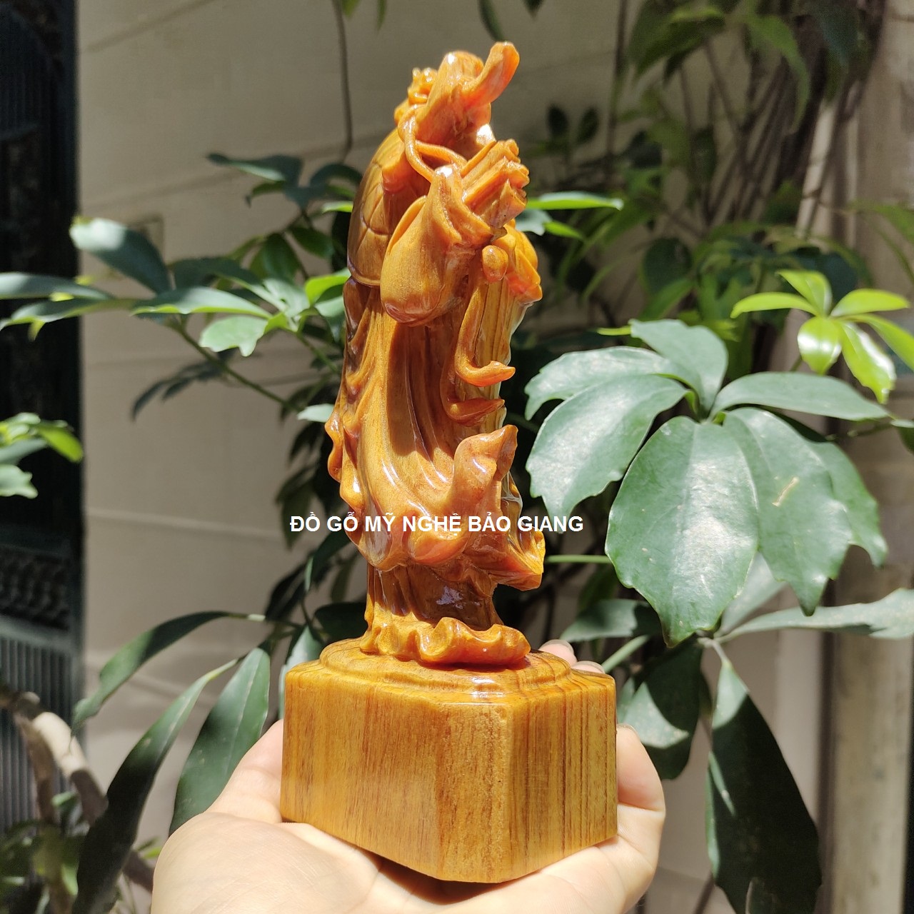 Tượng đạt ma sư tổ gỗ huyết long