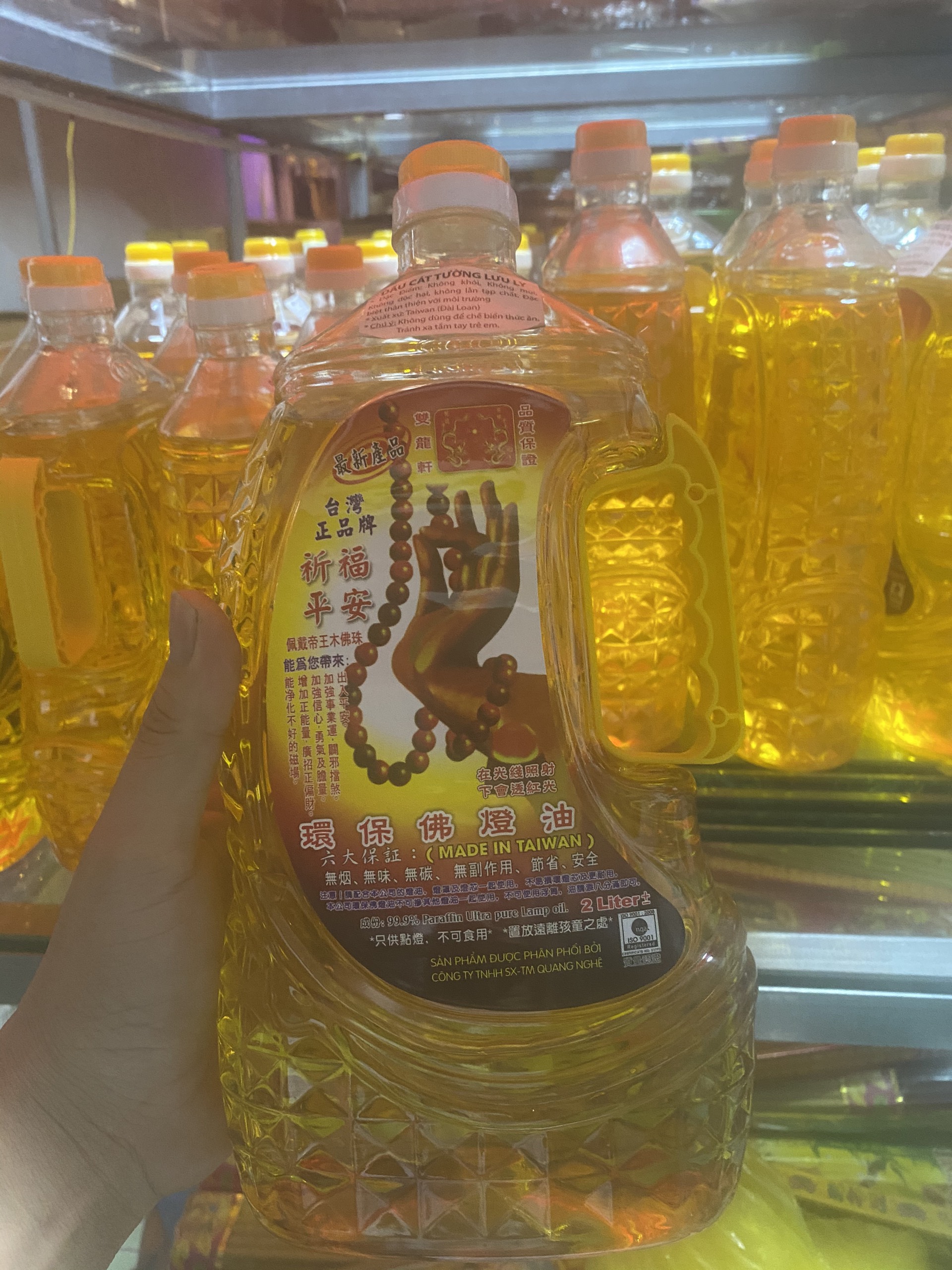 Dầu lưu ly . 2 lít