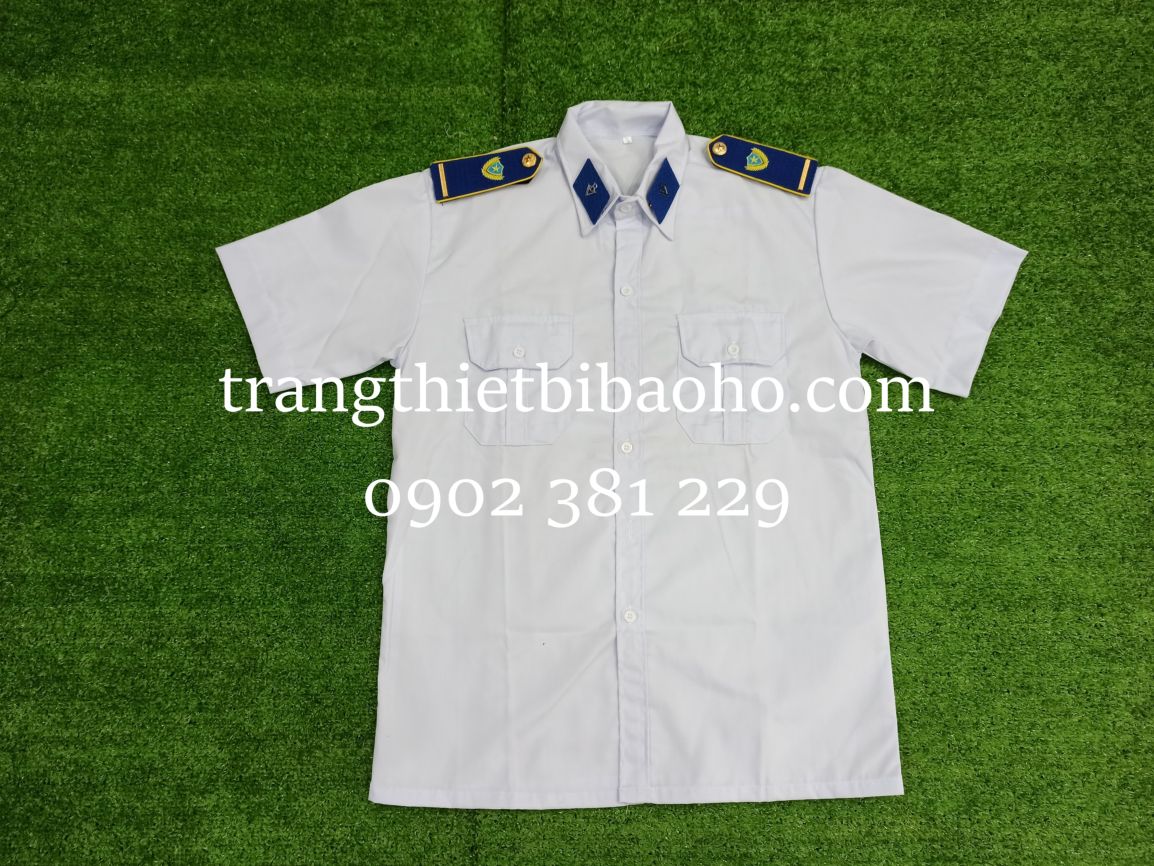 Áo bảo vệ màu trắng cộc tay + cầu vai thêu gạch đồng + ve áo TT08