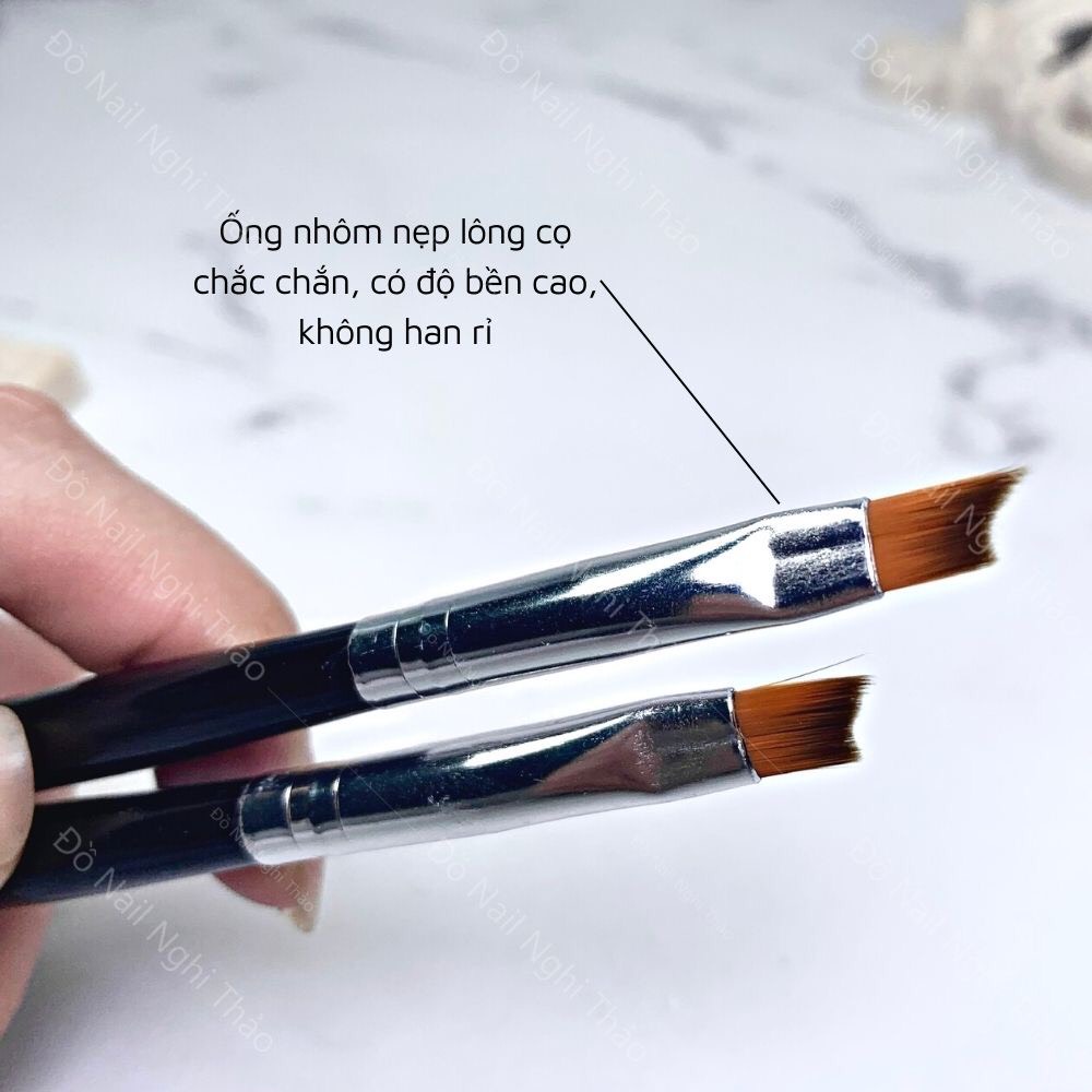 Cọ phen đầu móng đầu dạng xéo.