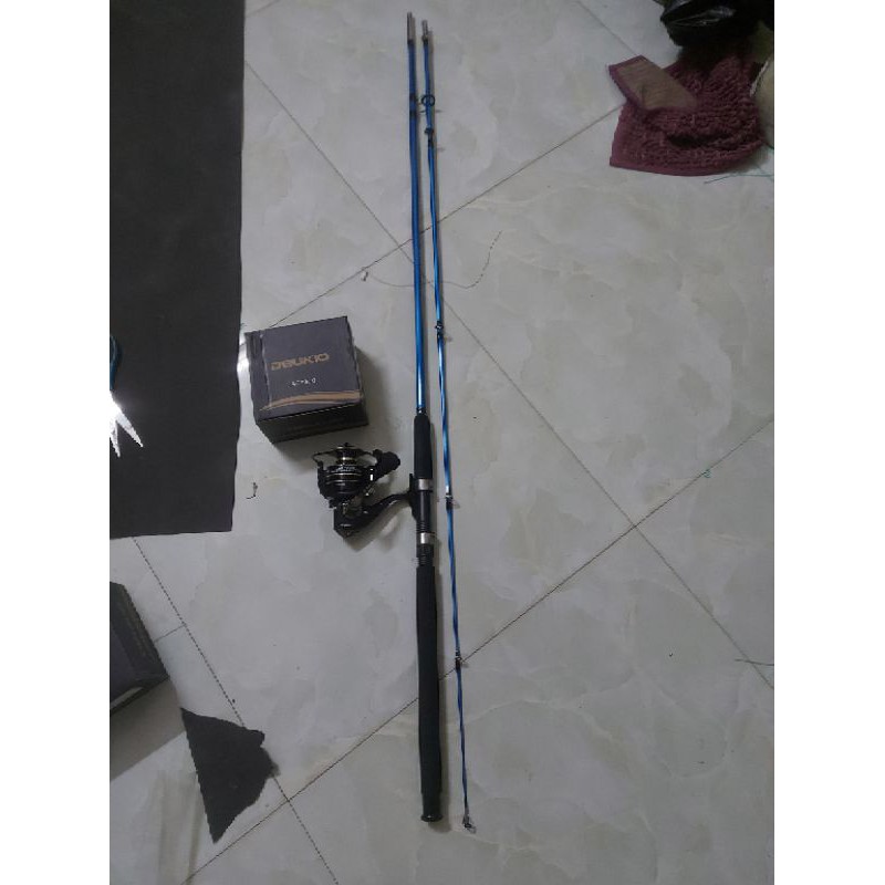 combo cần đặc 2 khúc + máy câu Deukio AC  (cam kết bán hàng chất lượng có bảo hành)