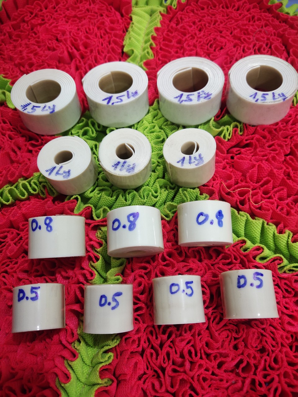 cuồn nhựa dán đế chân vịt máy vắt sổ