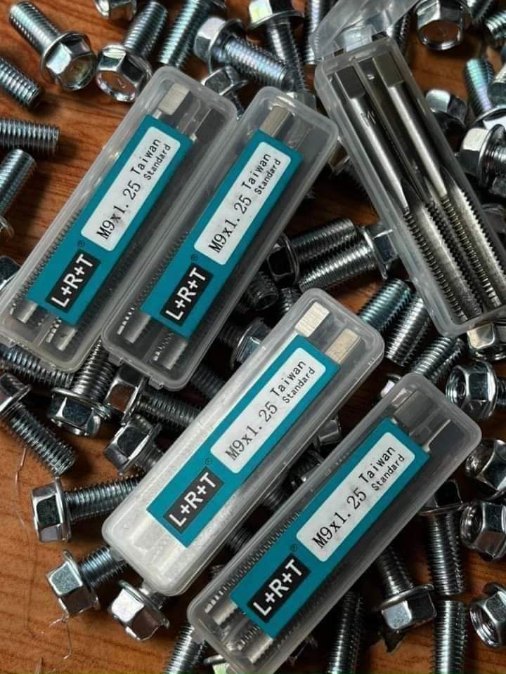 Ốc 9 ly cấy để chân xe máy khắc phục trờn ren