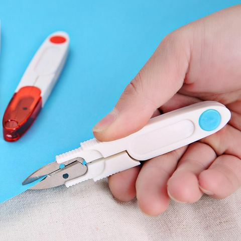 Kéo cắt chỉ có nắp