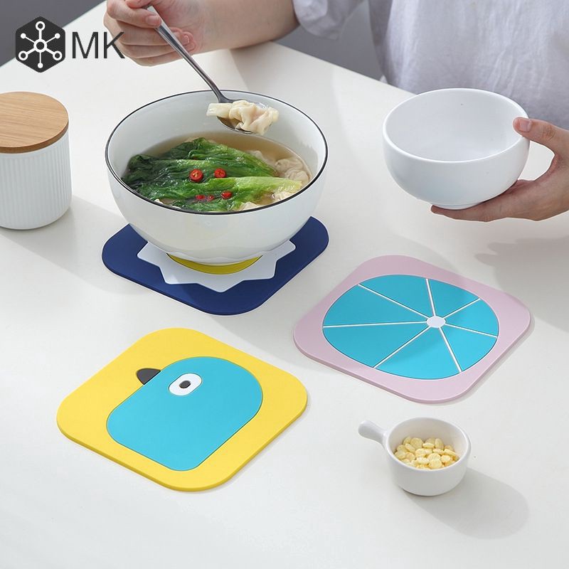 [HCM]Miếng lót ly nồi silicon chống phỏng tay họa tiết hoạt hình dễ thương