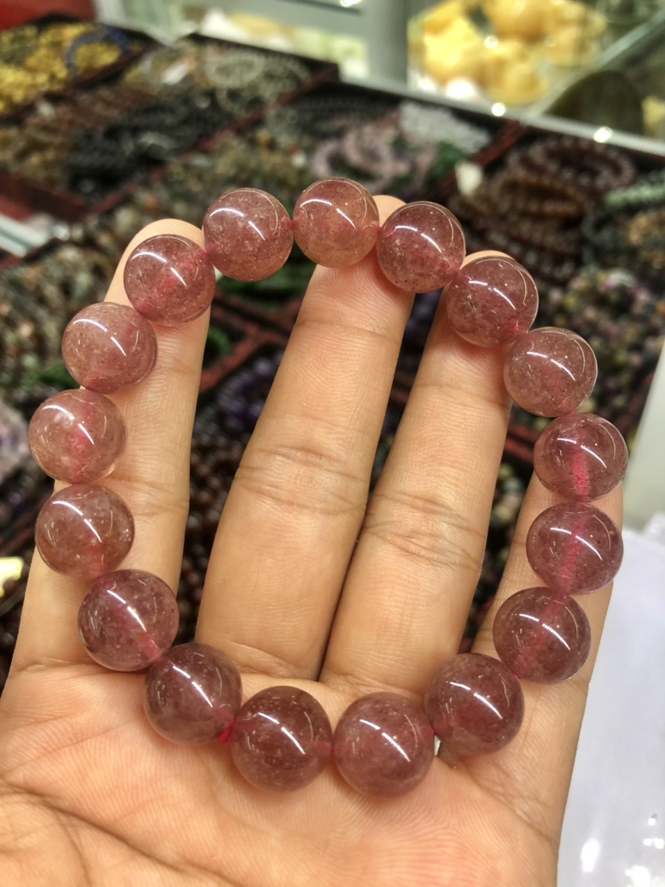 Vòng đeo tay, lắc tay phong thủy đá thạch anh dâu tây đỏ