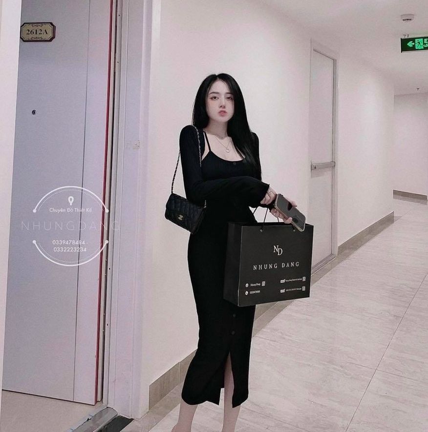 Sét đầm hai dây body xẻ tà phối hàng nút , kèm áo khóa cực xinh , chất thun gân mềm mịn