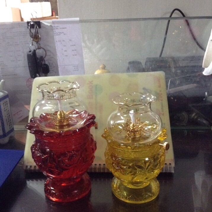 High Quality Glass Oil Lamp 039 – Lamp for Lighting the Altar of Buddha, Gia Tien, and Feng Shui