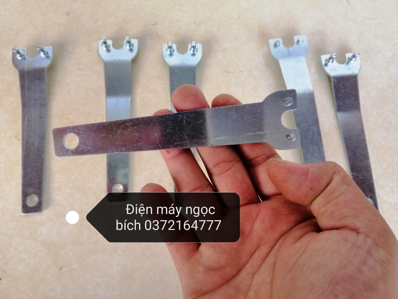 Cờ Lê Chỉnh Máy Mài,Tay Mở Máy Mài,Mở Khóa Máy Mài