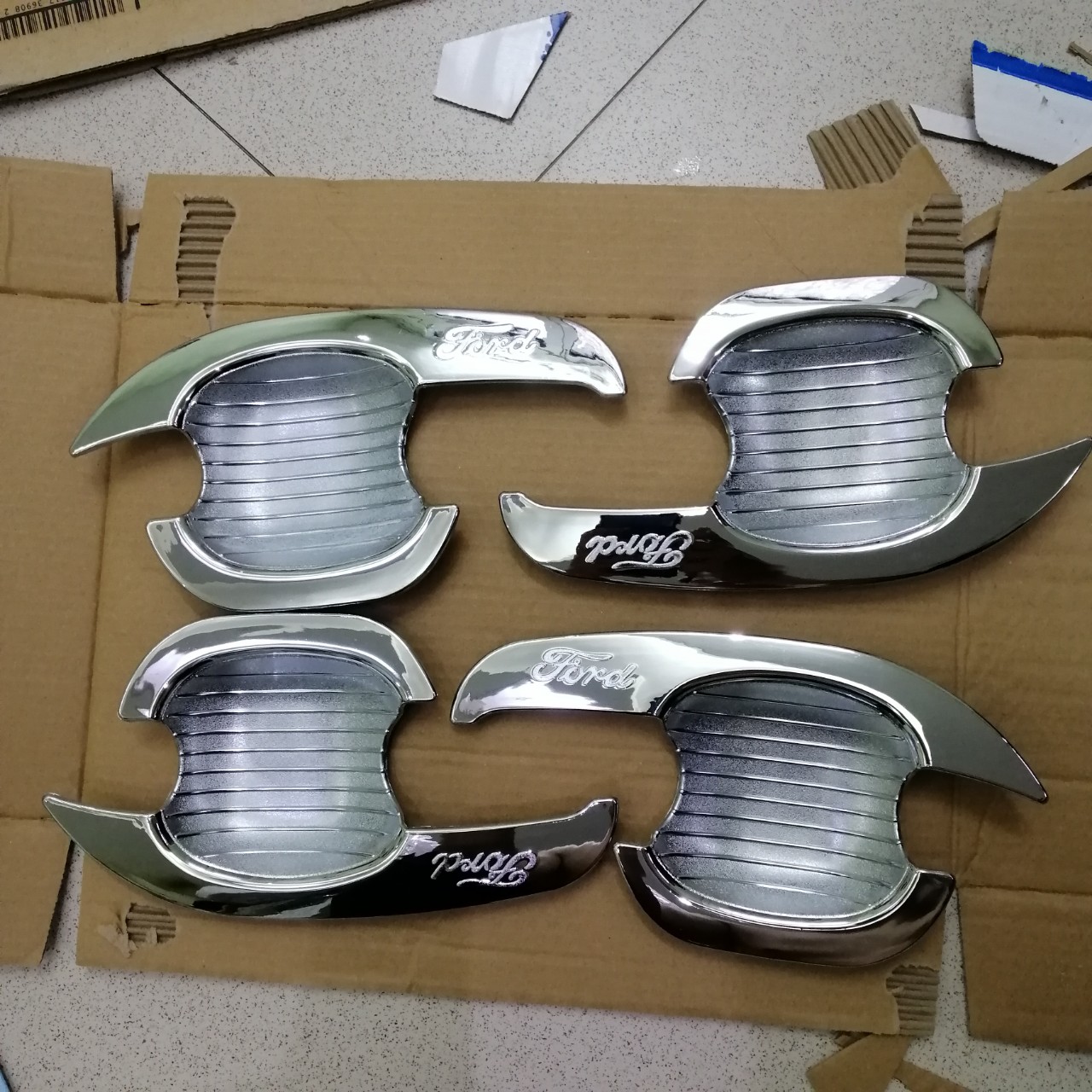 Bộ 4 Ốp hõm cửa mạ crom  xe Ford Everest form 2008 đến 2015