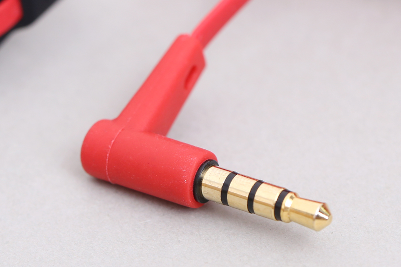 Tai nghe nhét trong Kanen IP-218 đen đỏ