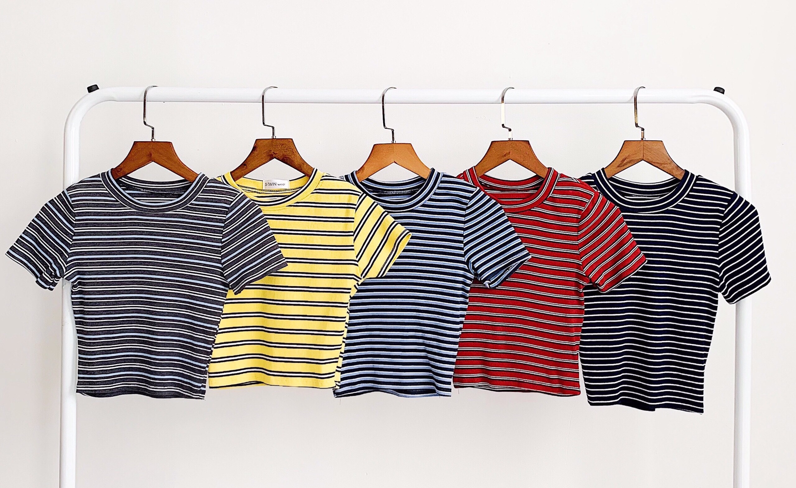 Áo Thun Croptop Nữ Ôm Sọc Ngang 5 Màu