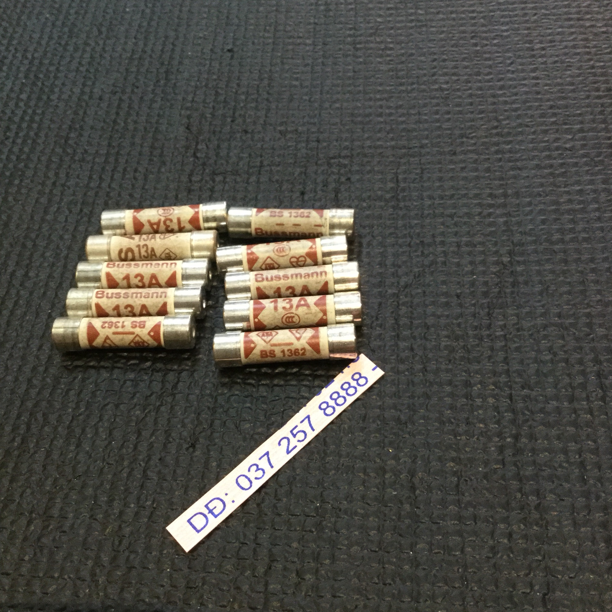 Cầu chì sứ jin 13 A cho cầu thang máy (10 chiếc)