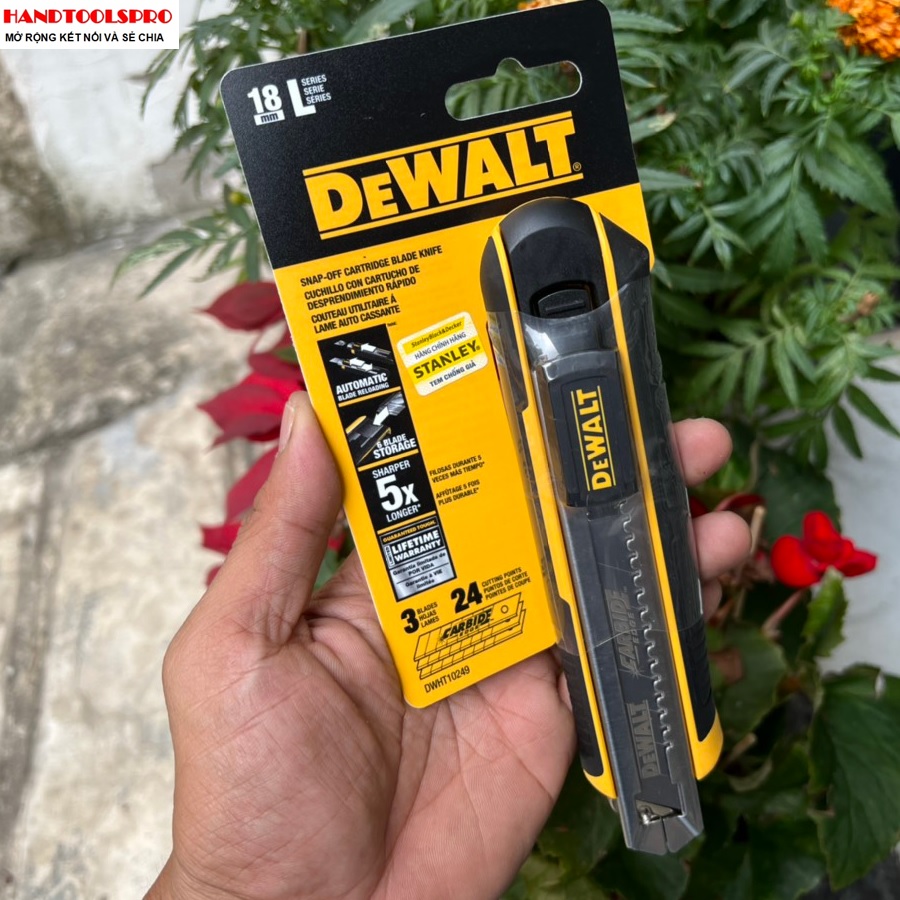 Dao rọc giấy 18m dewalt dwht10249-30