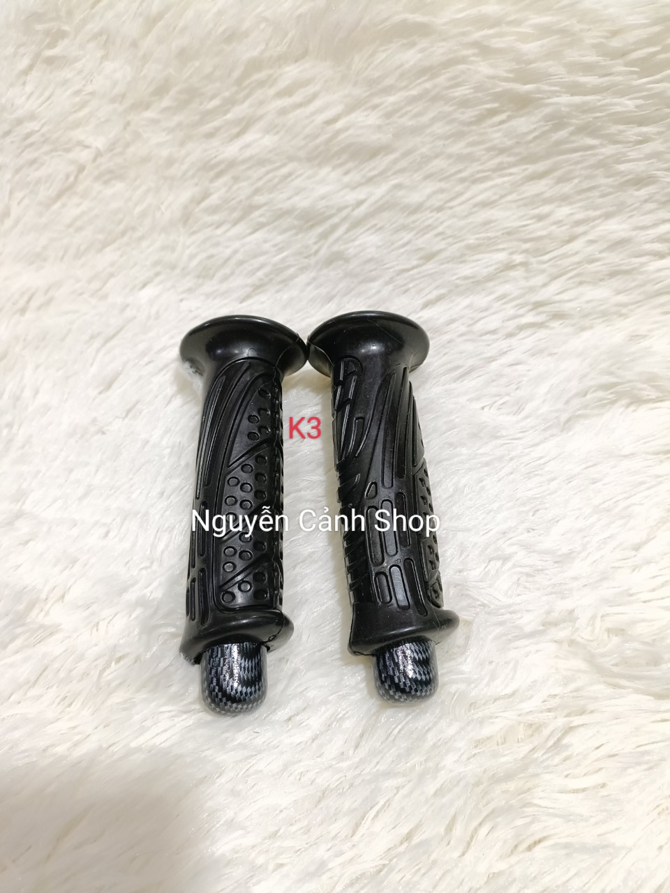 Bao tay có gù carbon gắn xe máy
