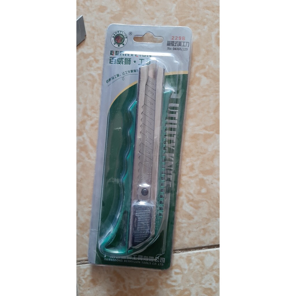 Dao rọc giấy lớn Berry Lion