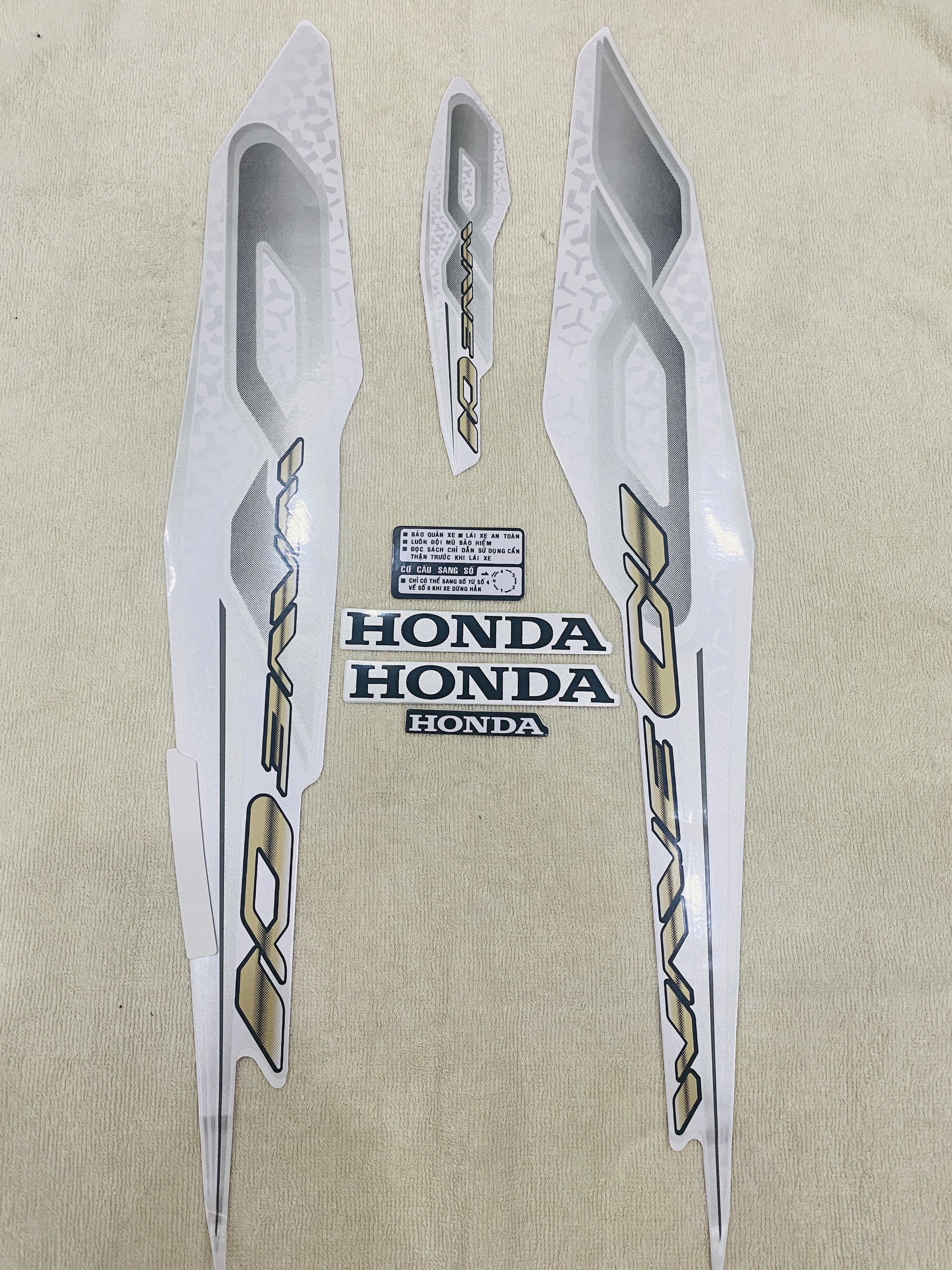 Bộ tem decal dán xe máy Honda wave a đời 2019 màu trắng zin thái siêu đẹp
