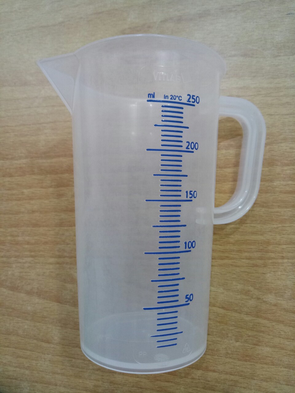 Ca nhựa PP vạch nổi xanh 250ml VITLAB