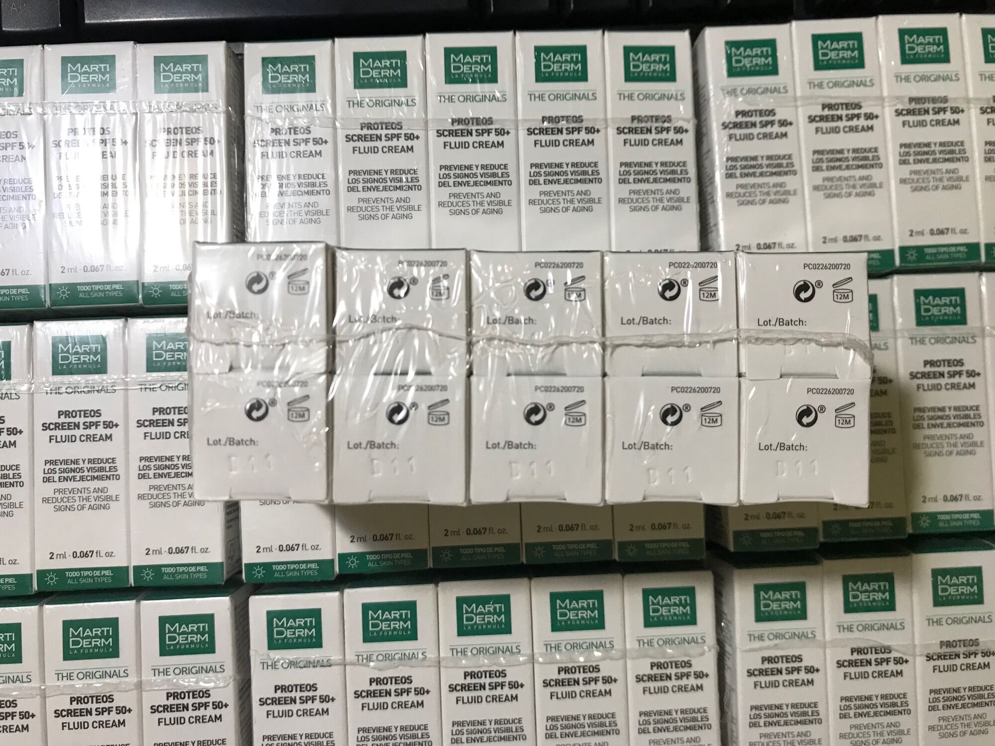 Kem chống nắng phổ rộng Marti derm mini 2ml