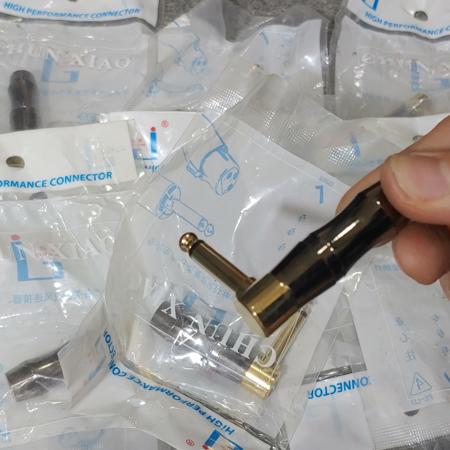 Jack 6ly cong chữ L mạc vàng 1 chiếc