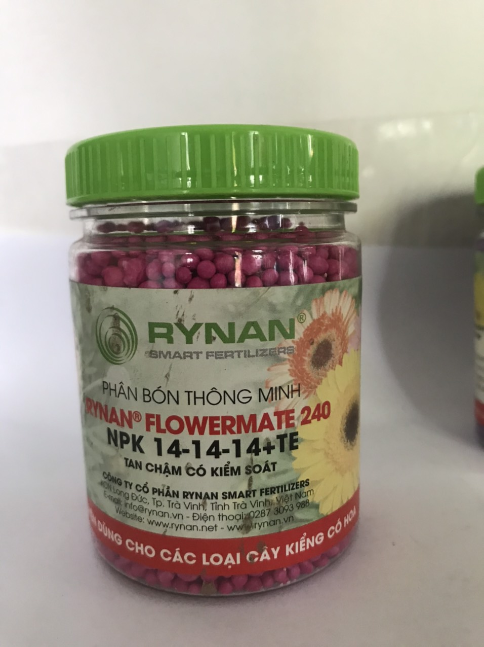Phân bón cây kiểng Rynan 14-14-14+TE cho văn phòng